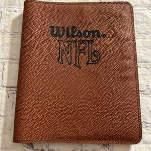 WILSON NFL FOOTBALL PEBBLE GRAIN PIGSKIN PORTFOLIO